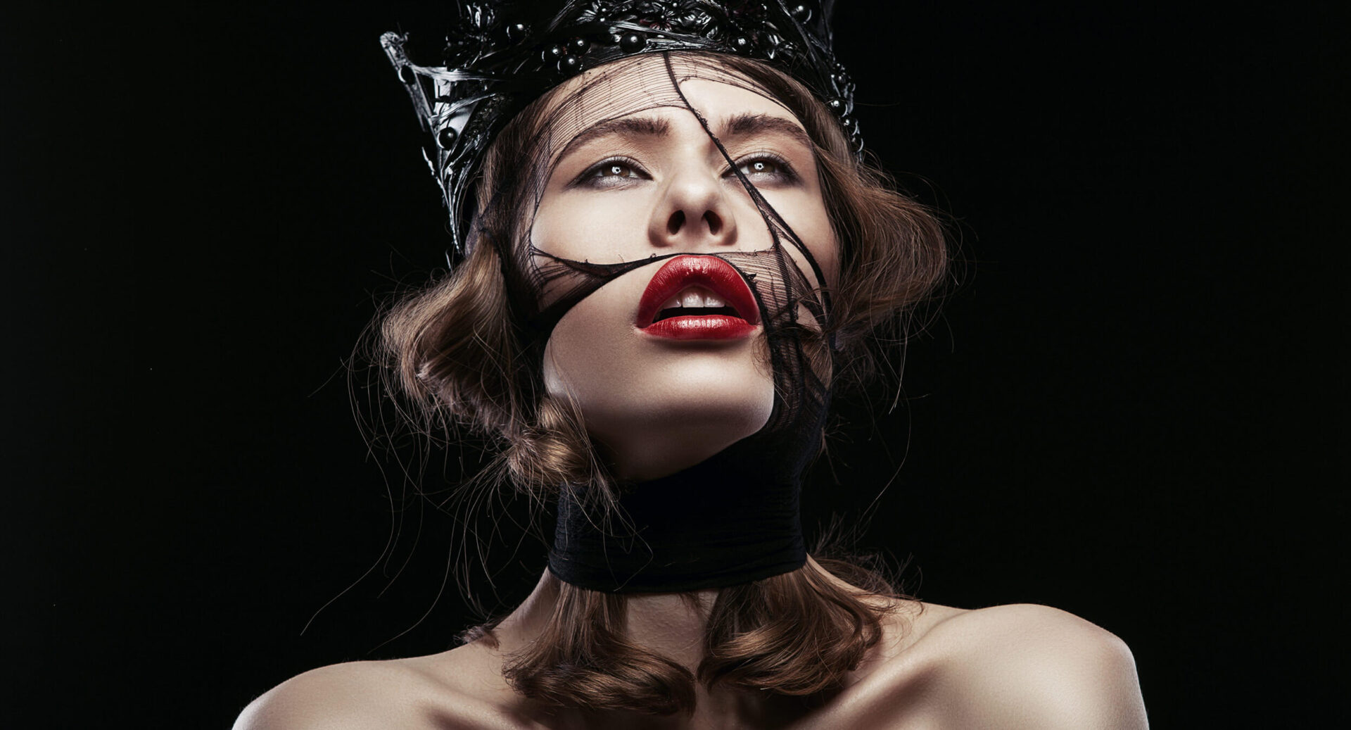 ‘Spider’ night club ads